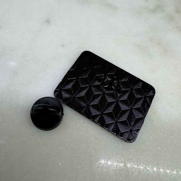 3/$15 Hello I’m Trying Nametag Pin Brooch - Picture 4 of 6